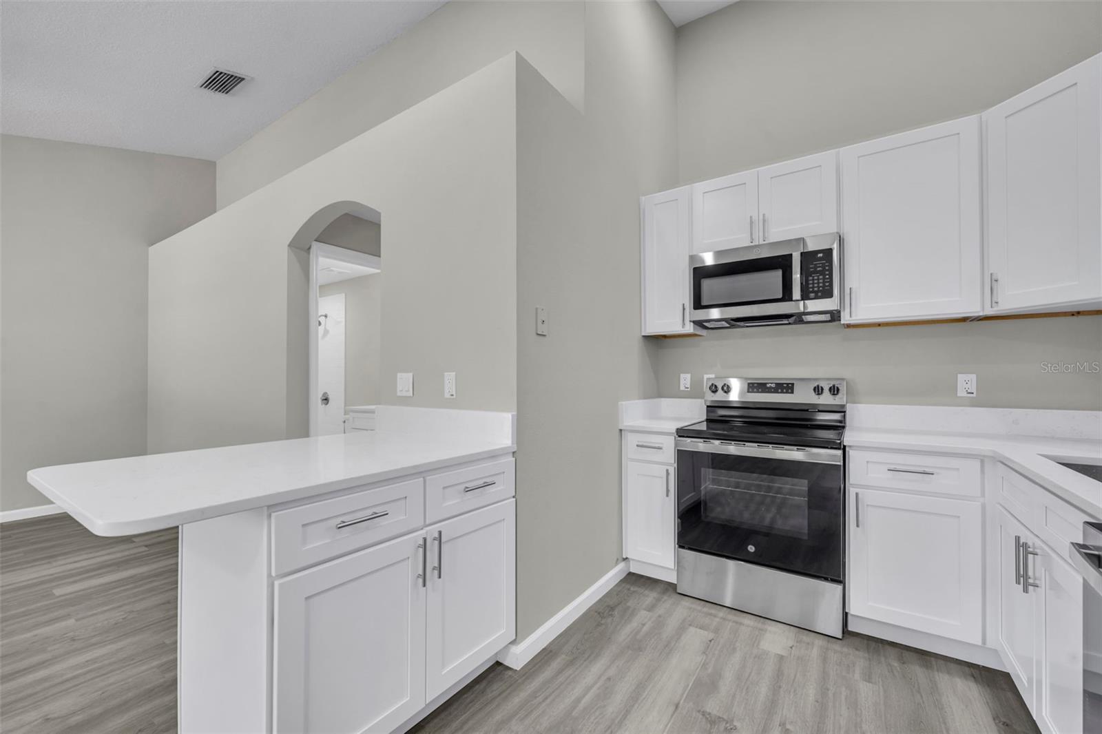 Image 15 of 17 For 782 Lincoln Parkway