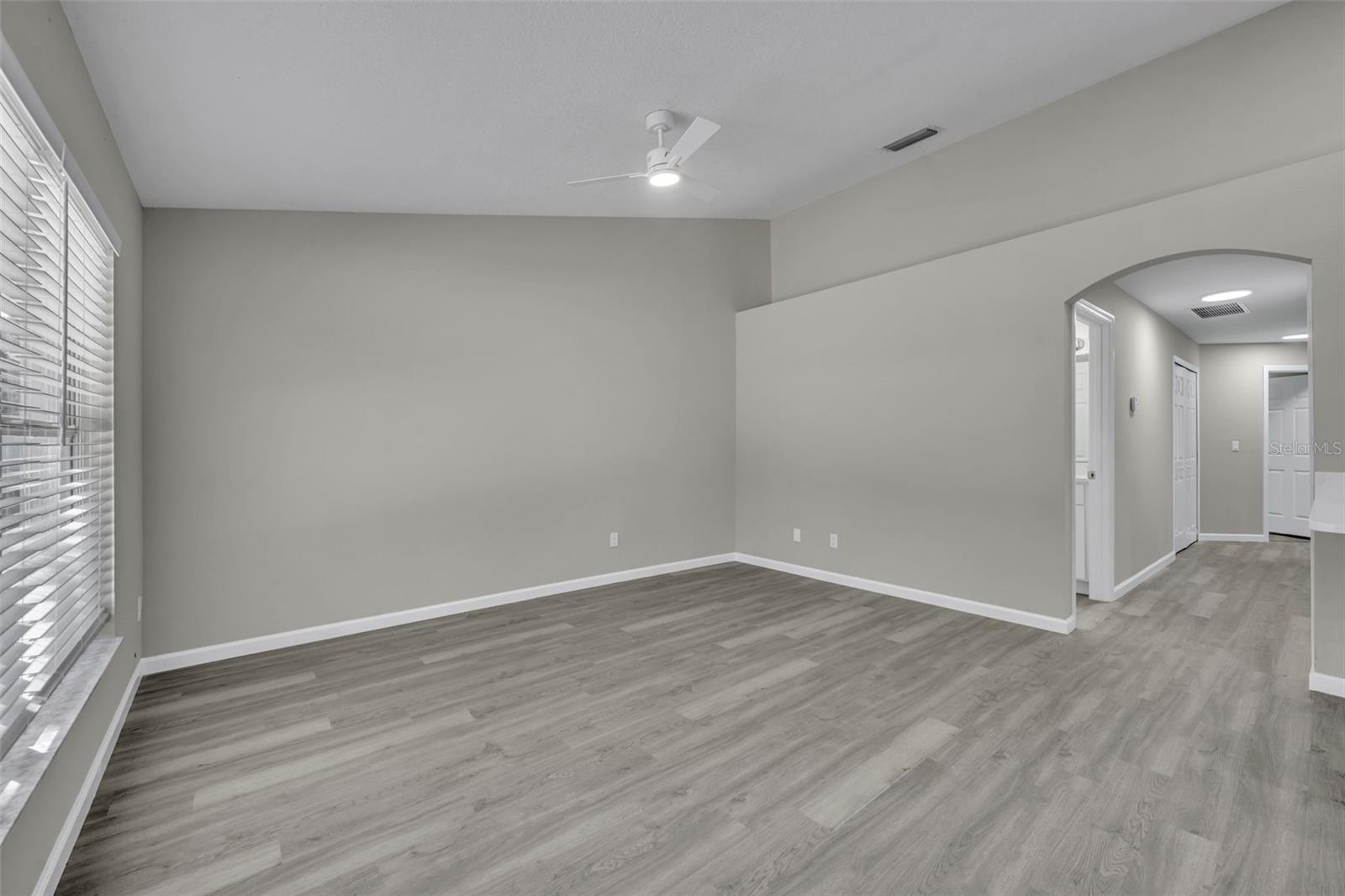 Image 6 of 17 For 782 Lincoln Parkway