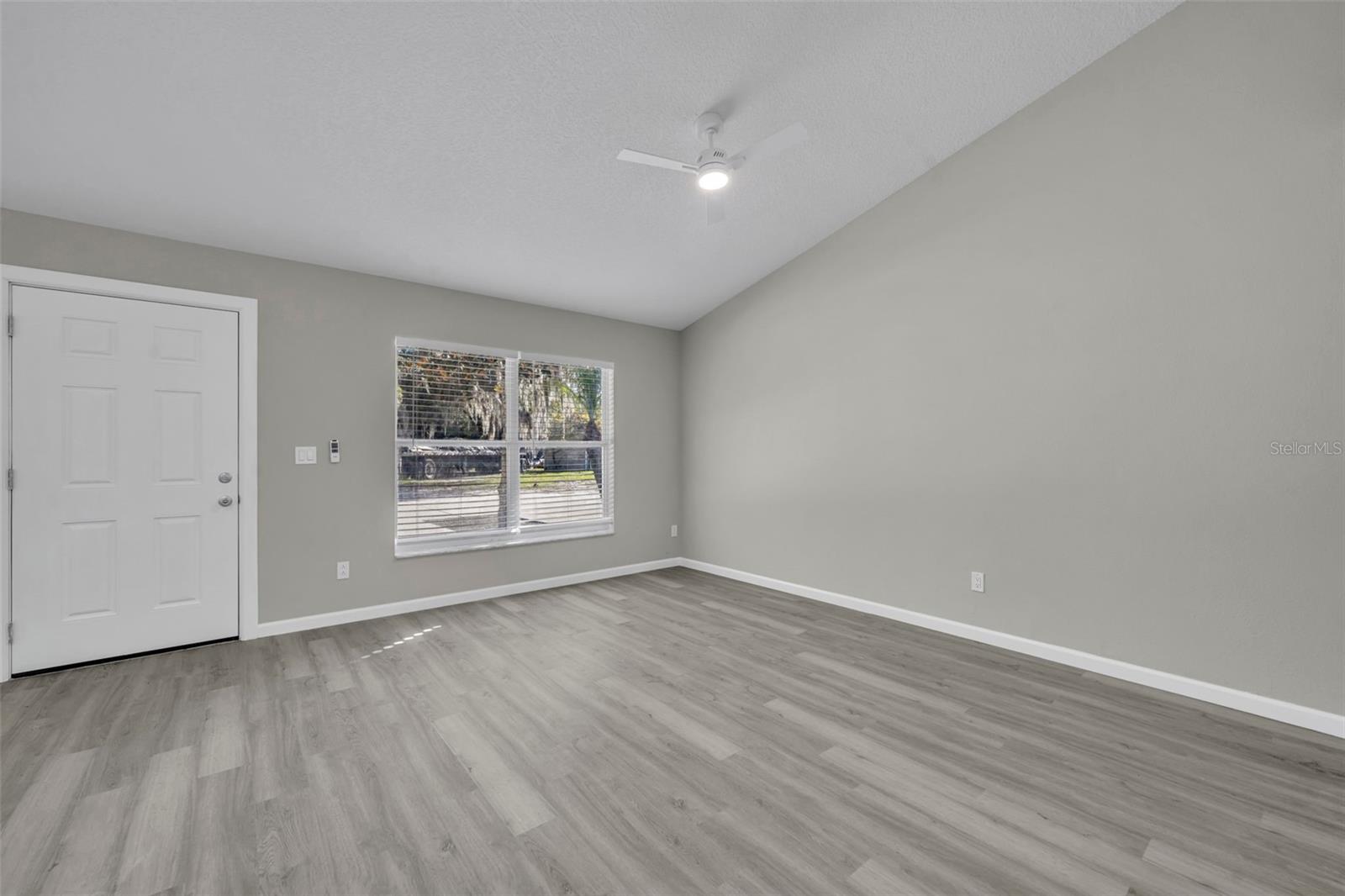 Image 8 of 17 For 782 Lincoln Parkway