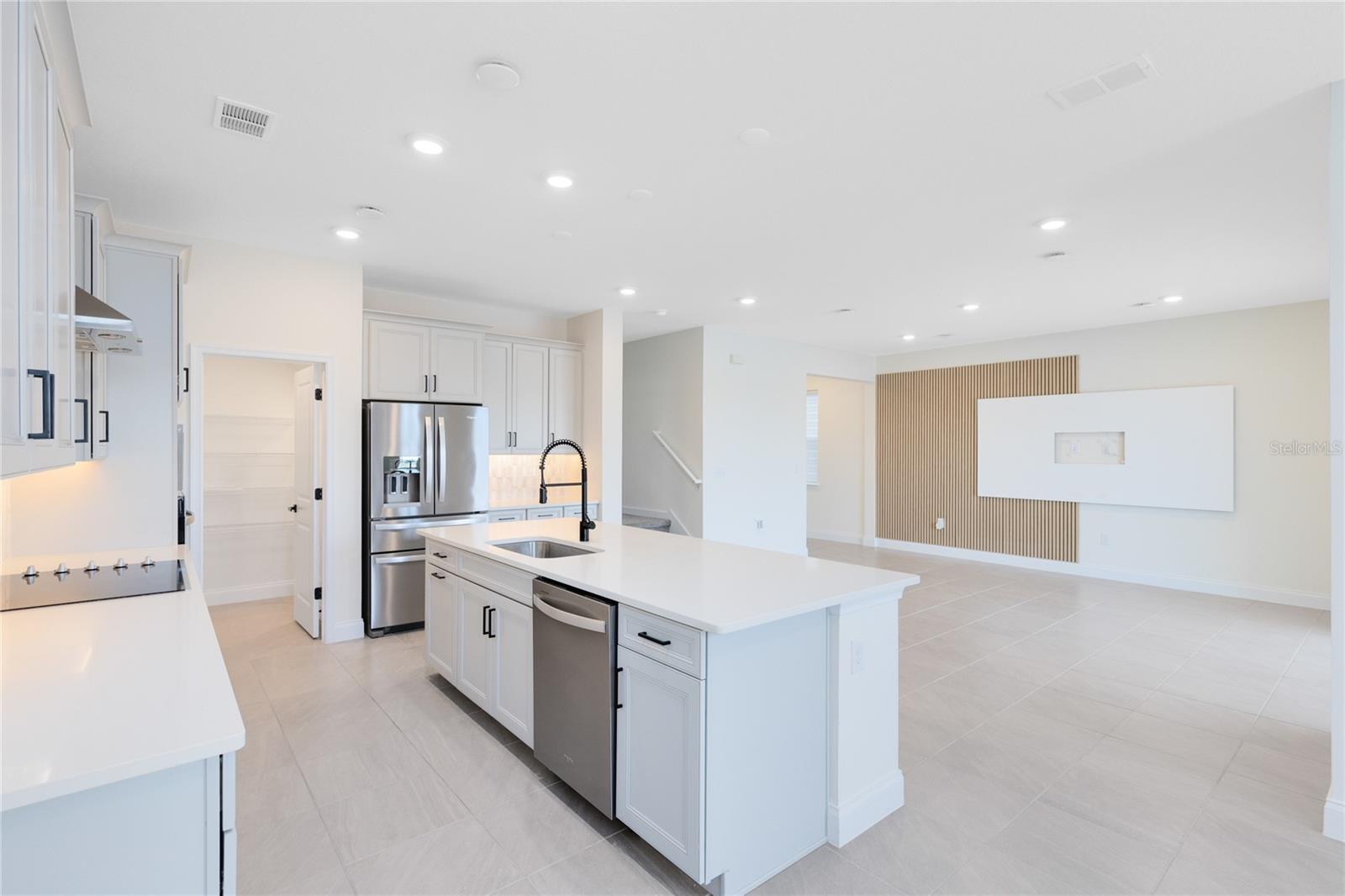 Image 2 of 34 For 1765 Petiole Place