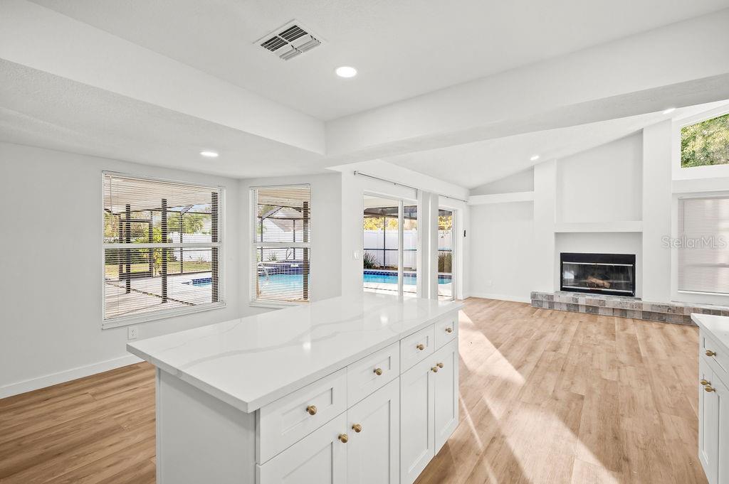 Listing photo id 10 for 3215 Pine Club Drive