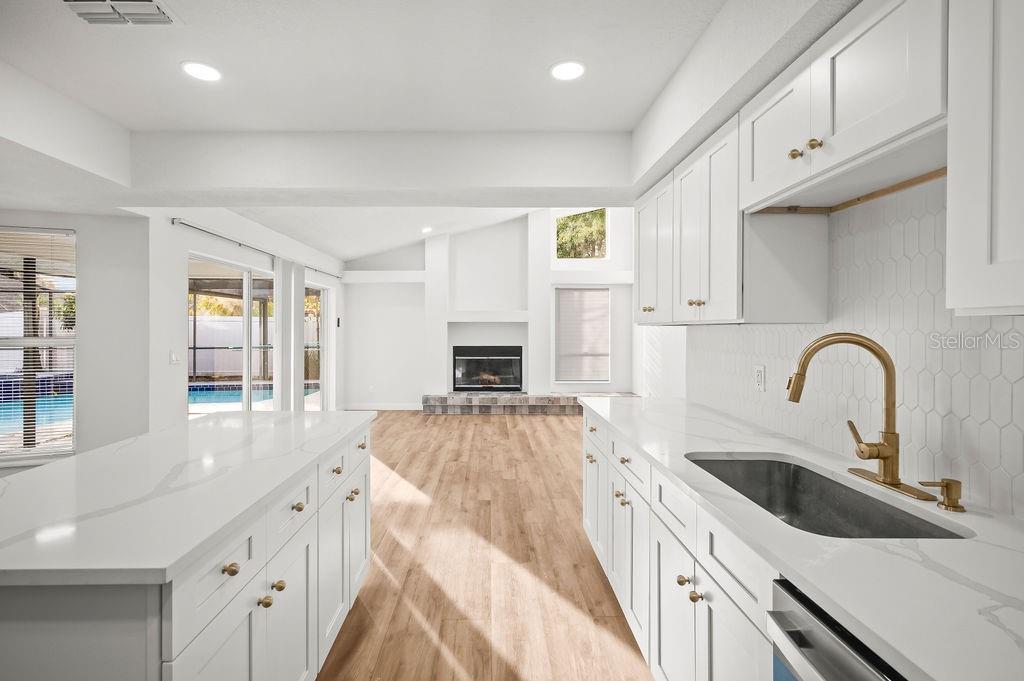 Listing photo id 11 for 3215 Pine Club Drive