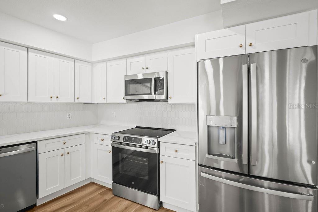 Listing photo id 13 for 3215 Pine Club Drive