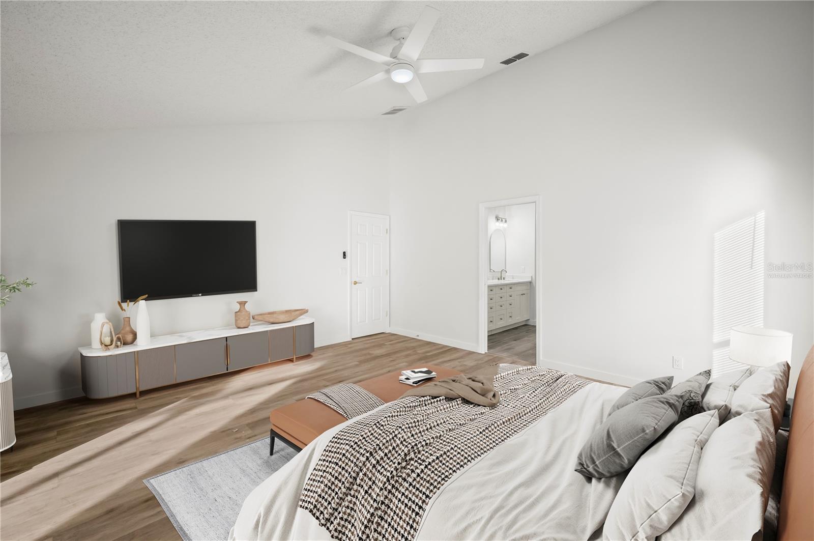 Listing photo id 17 for 3215 Pine Club Drive