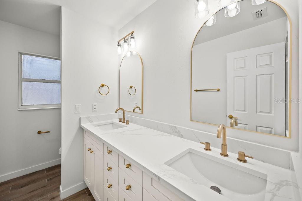 Listing photo id 18 for 3215 Pine Club Drive