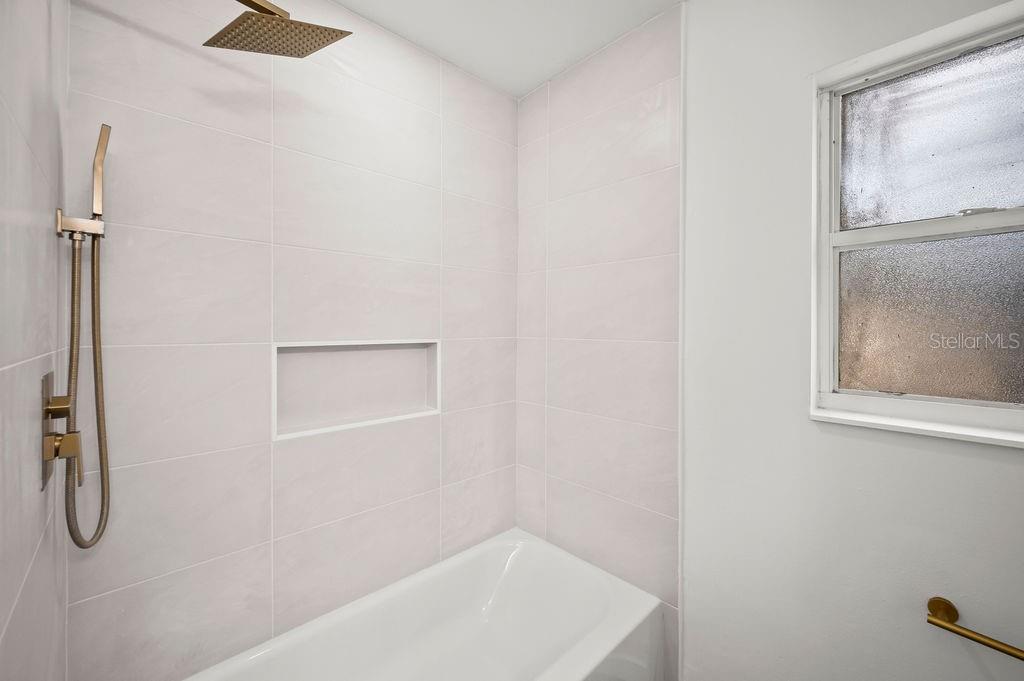 Listing photo id 25 for 3215 Pine Club Drive