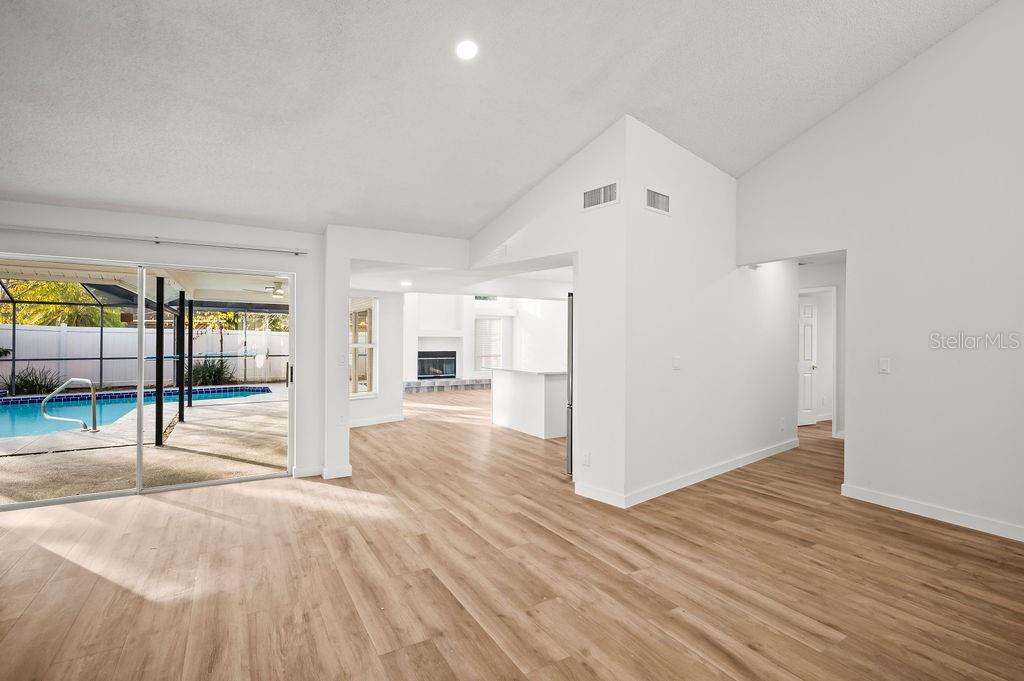 Listing photo id 1 for 3215 Pine Club Drive