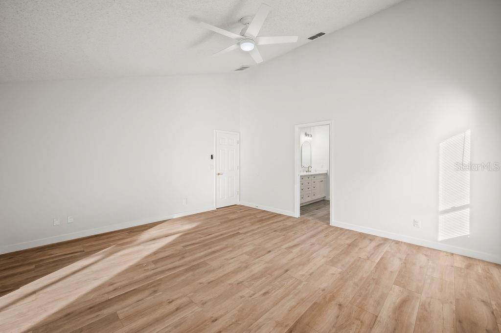 Listing photo id 29 for 3215 Pine Club Drive