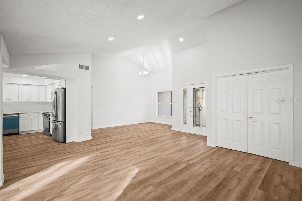 Listing photo id 3 for 3215 Pine Club Drive