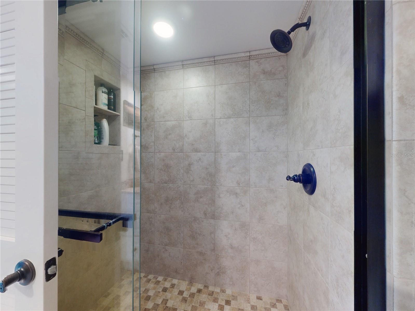 Image 36 of 68 For 325 Causeway  B107