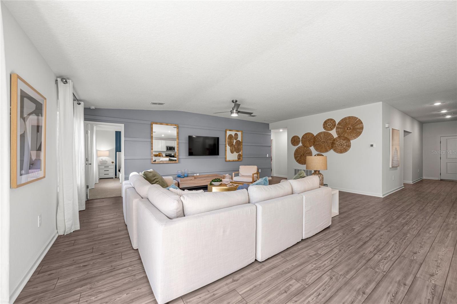 Image 28 of 31 For 4585 81st Loop