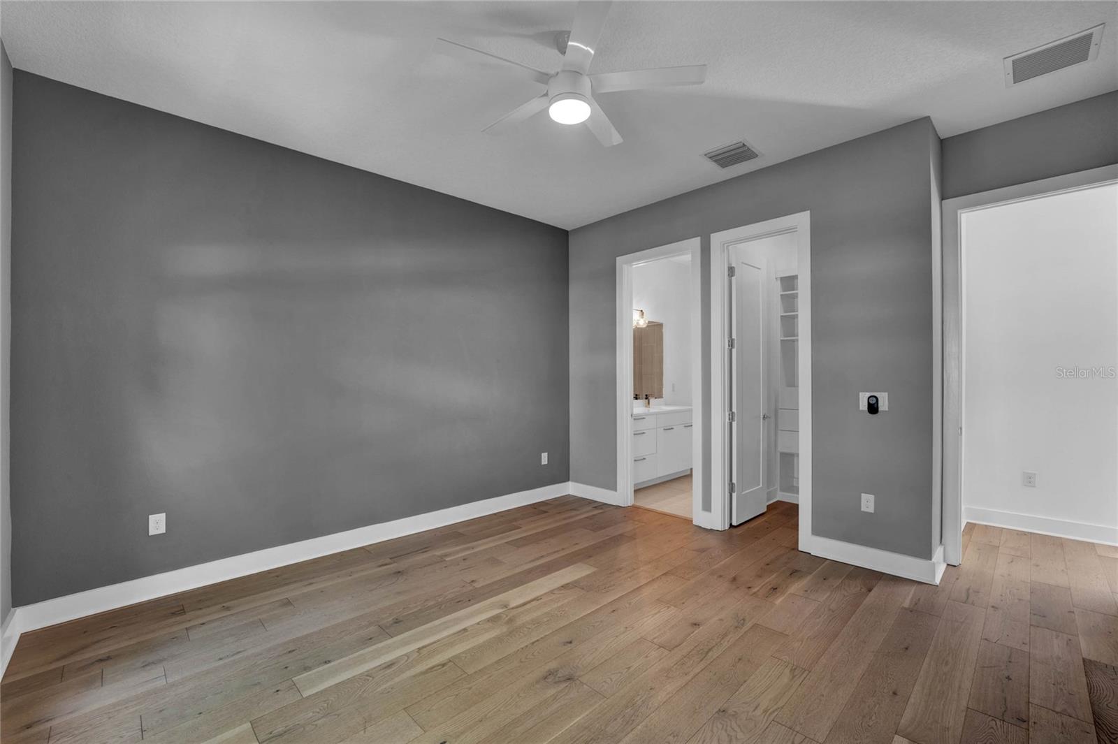 Image 18 of 29 For 1802 Mondrian Circle