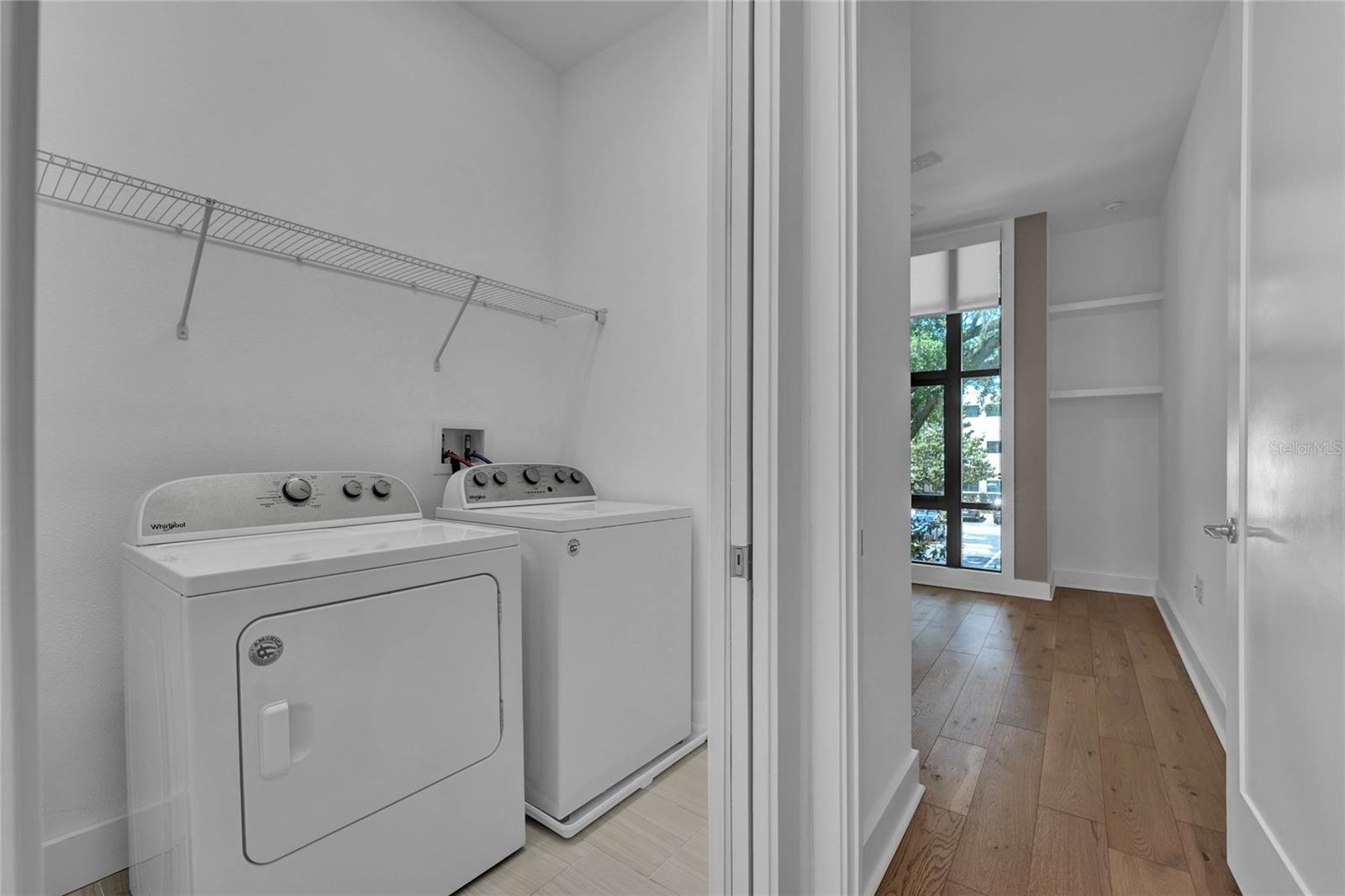 Image 23 of 29 For 1802 Mondrian Circle