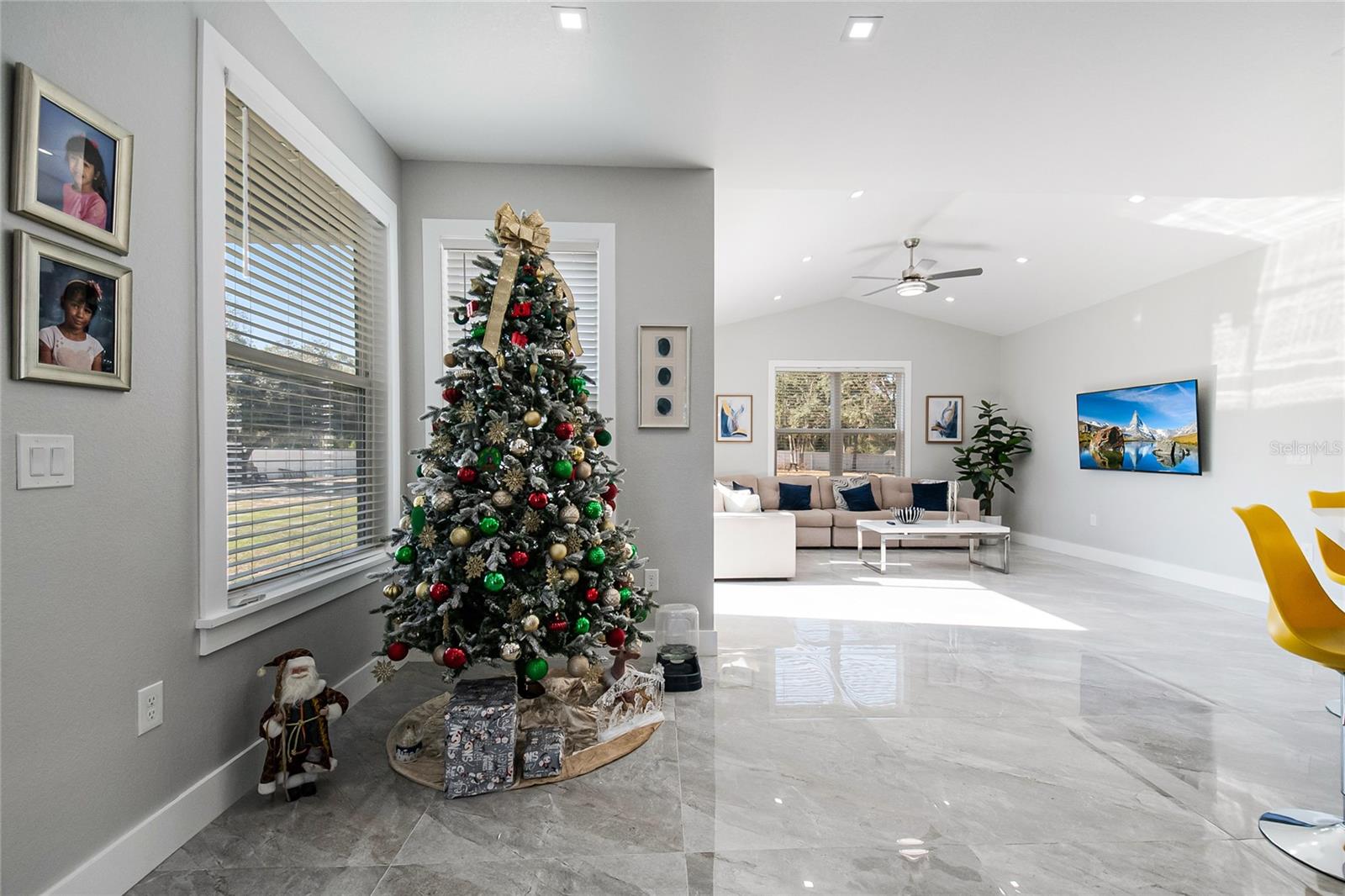 Image 24 of 52 For 2502 Lake Front Drive