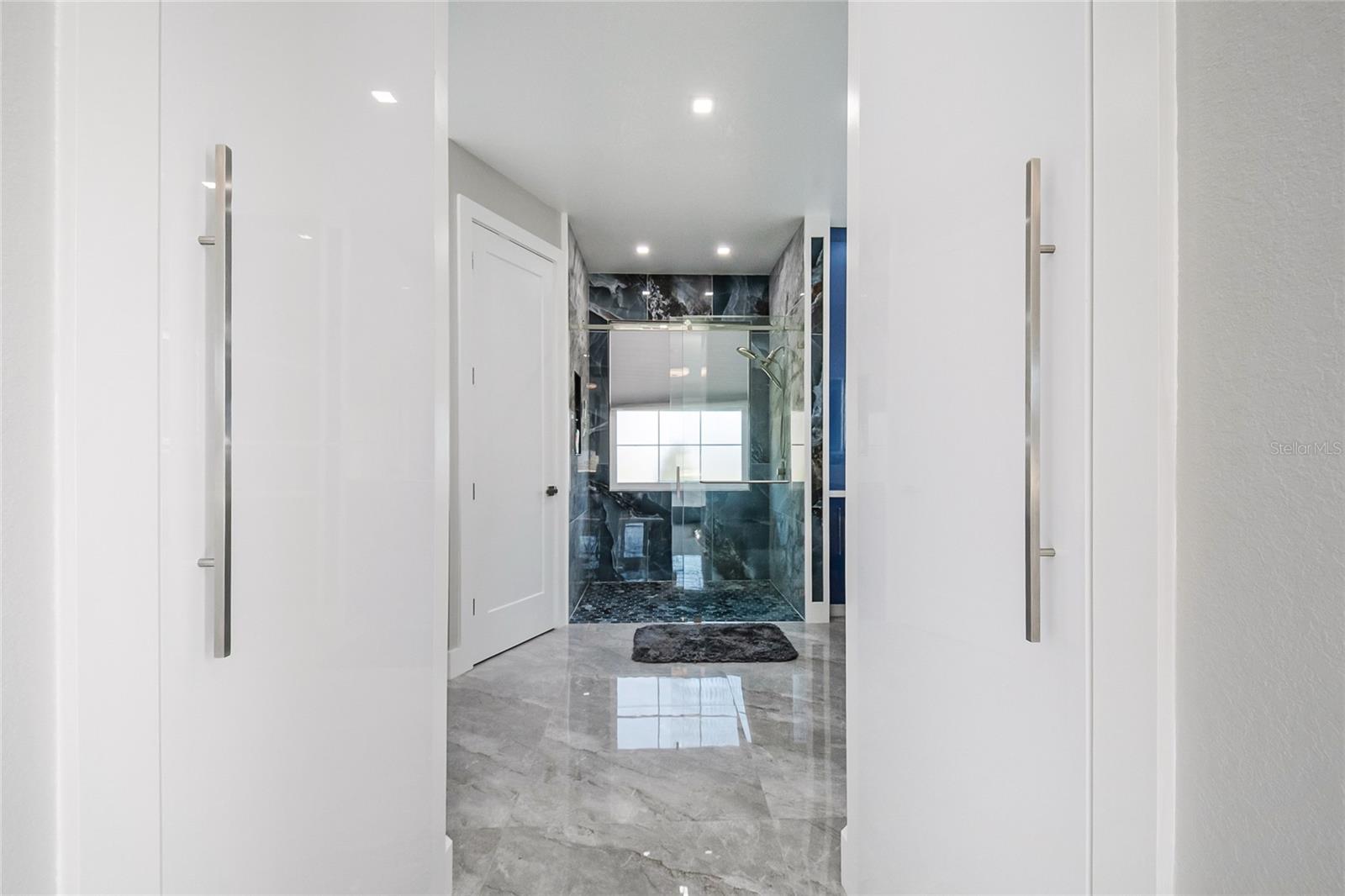 Image 28 of 52 For 2502 Lake Front Drive