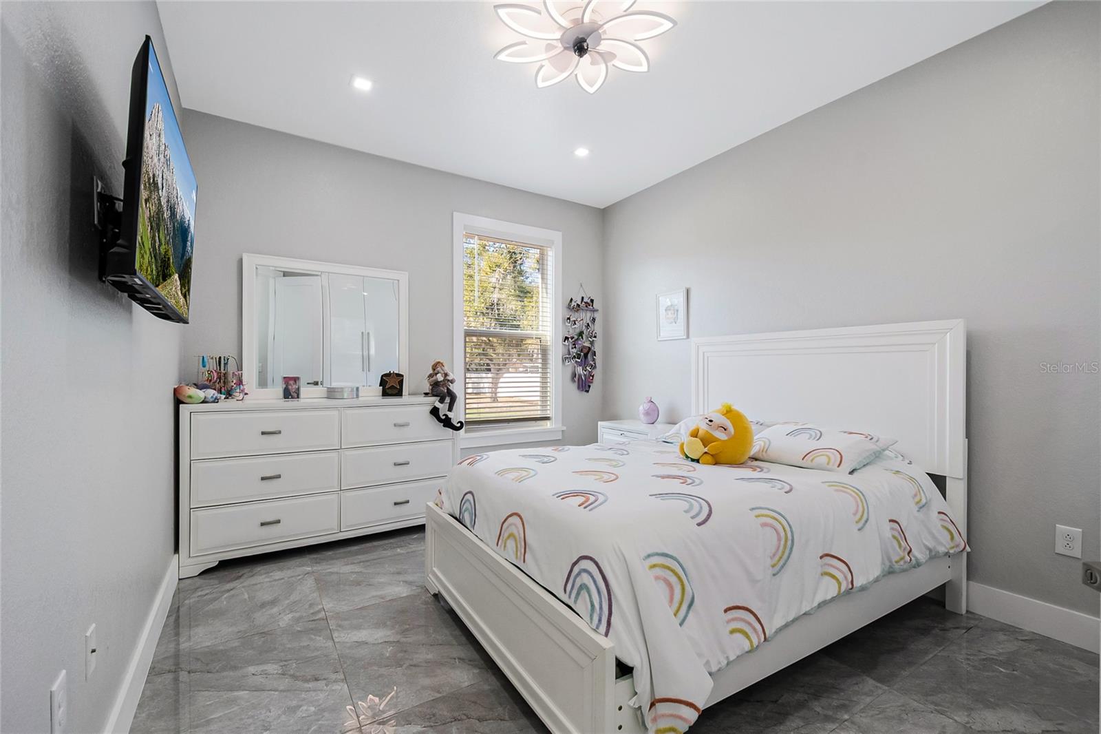 Image 31 of 52 For 2502 Lake Front Drive