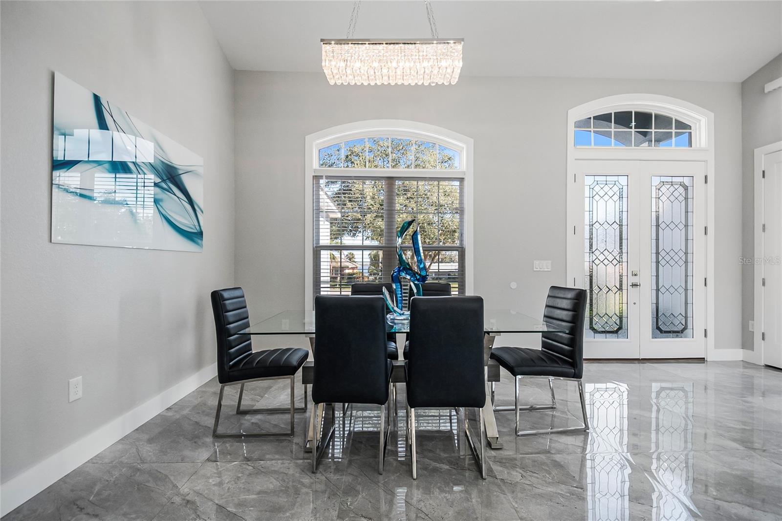 Image 7 of 52 For 2502 Lake Front Drive