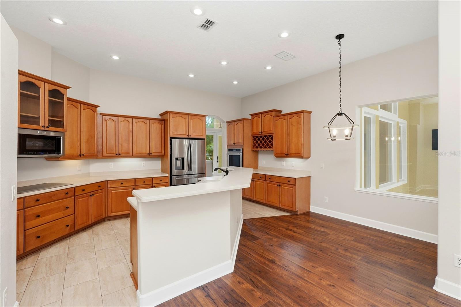 Image 11 of 39 For 270 Lakay Place