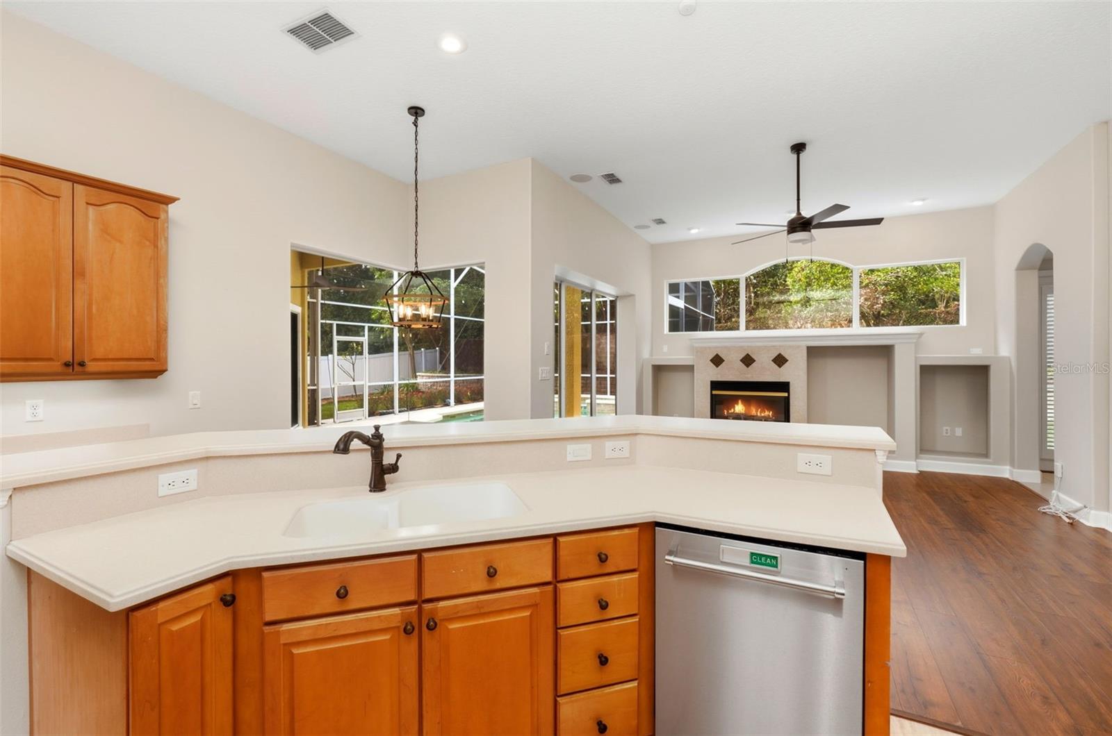 Image 17 of 39 For 270 Lakay Place