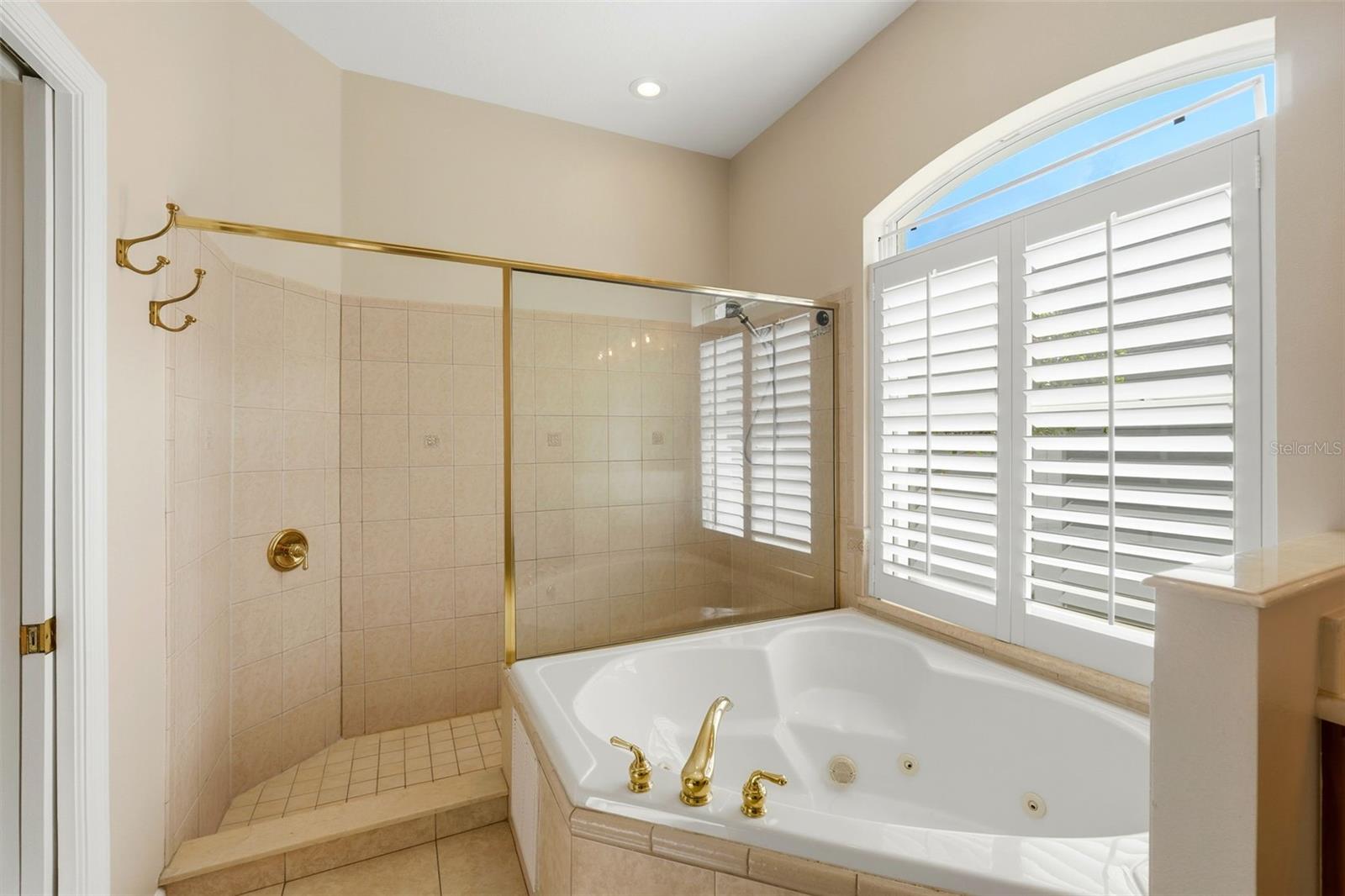 Image 21 of 39 For 270 Lakay Place