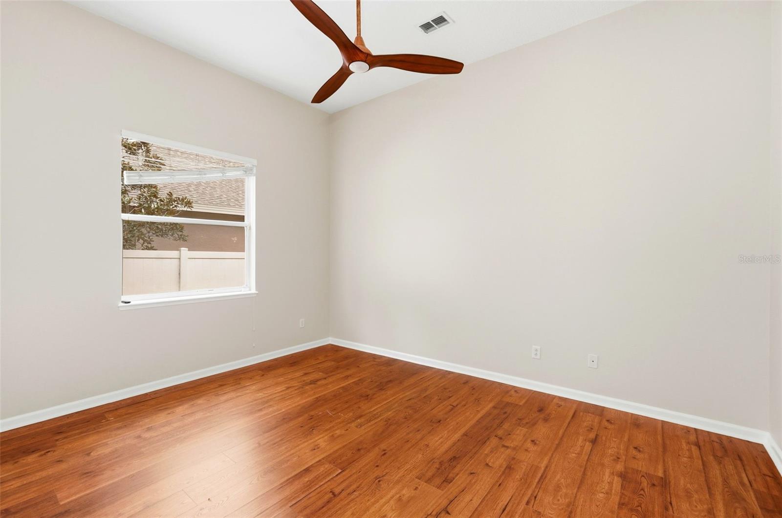 Image 23 of 39 For 270 Lakay Place