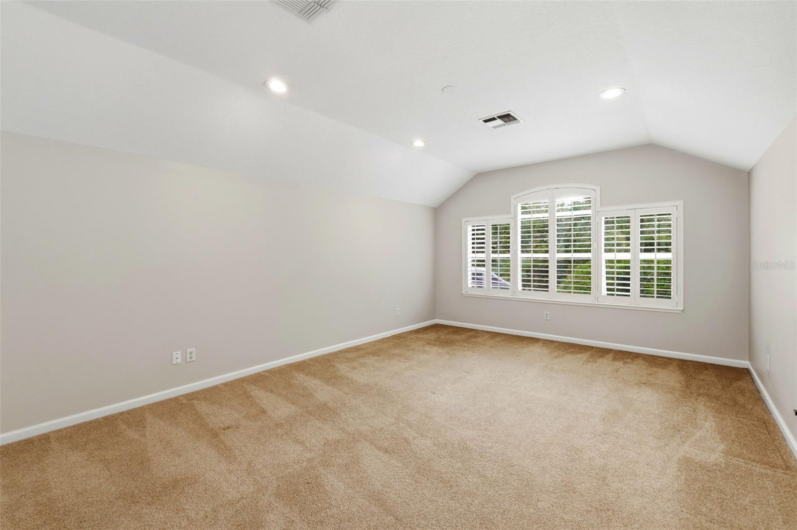 Image 28 of 39 For 270 Lakay Place