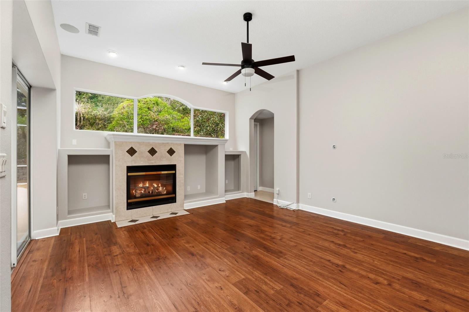 Image 8 of 39 For 270 Lakay Place