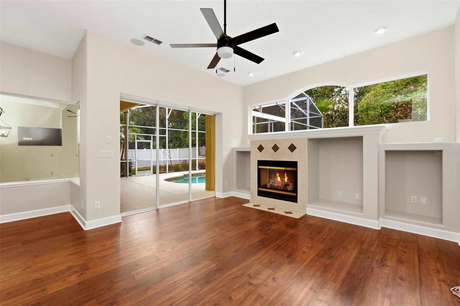 Image 9 of 39 For 270 Lakay Place