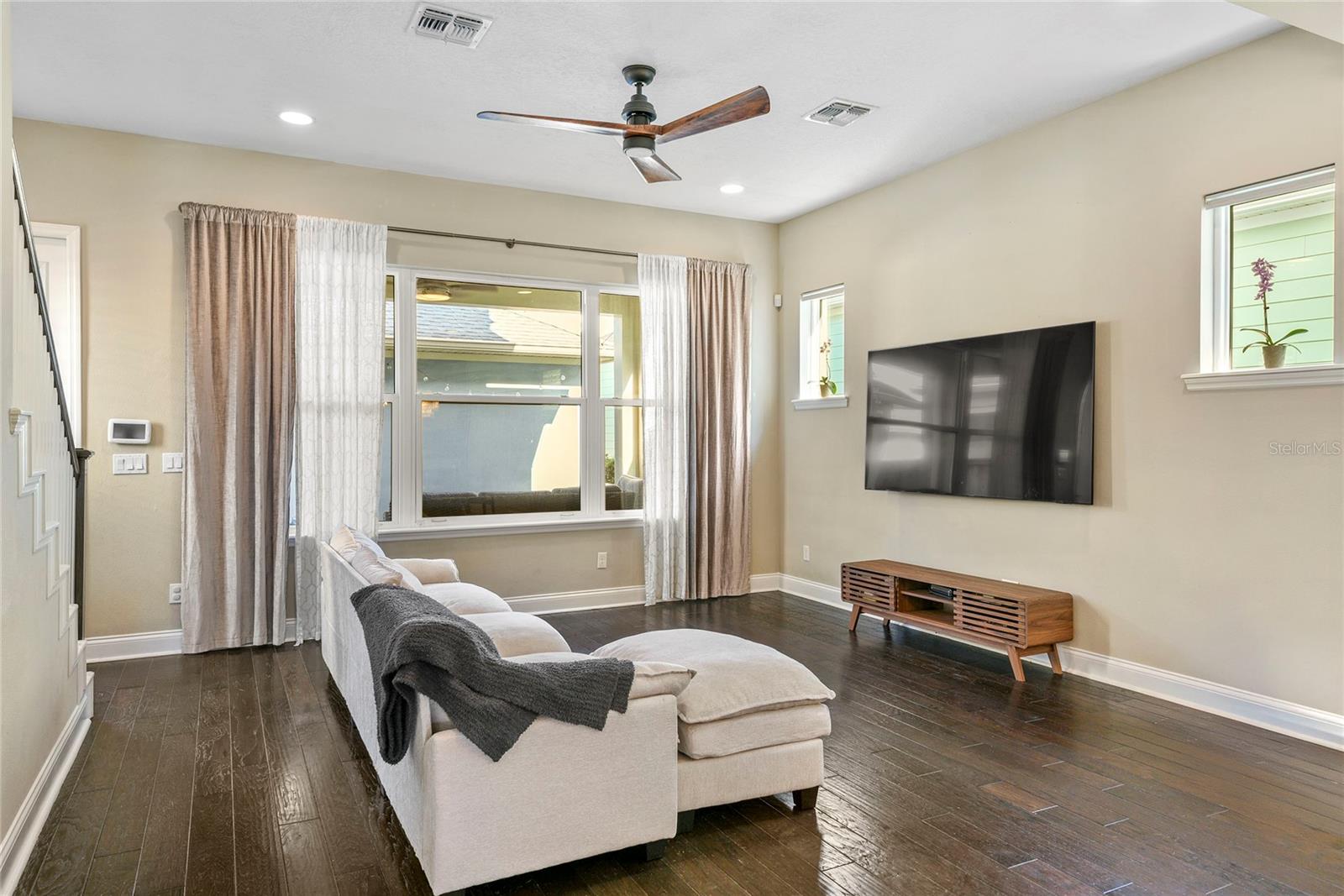 Image 12 of 32 For 8839 Laureate Boulevard