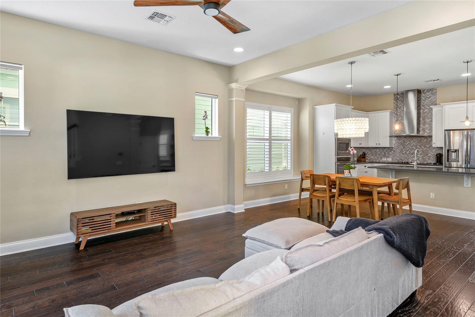 Image 13 of 32 For 8839 Laureate Boulevard