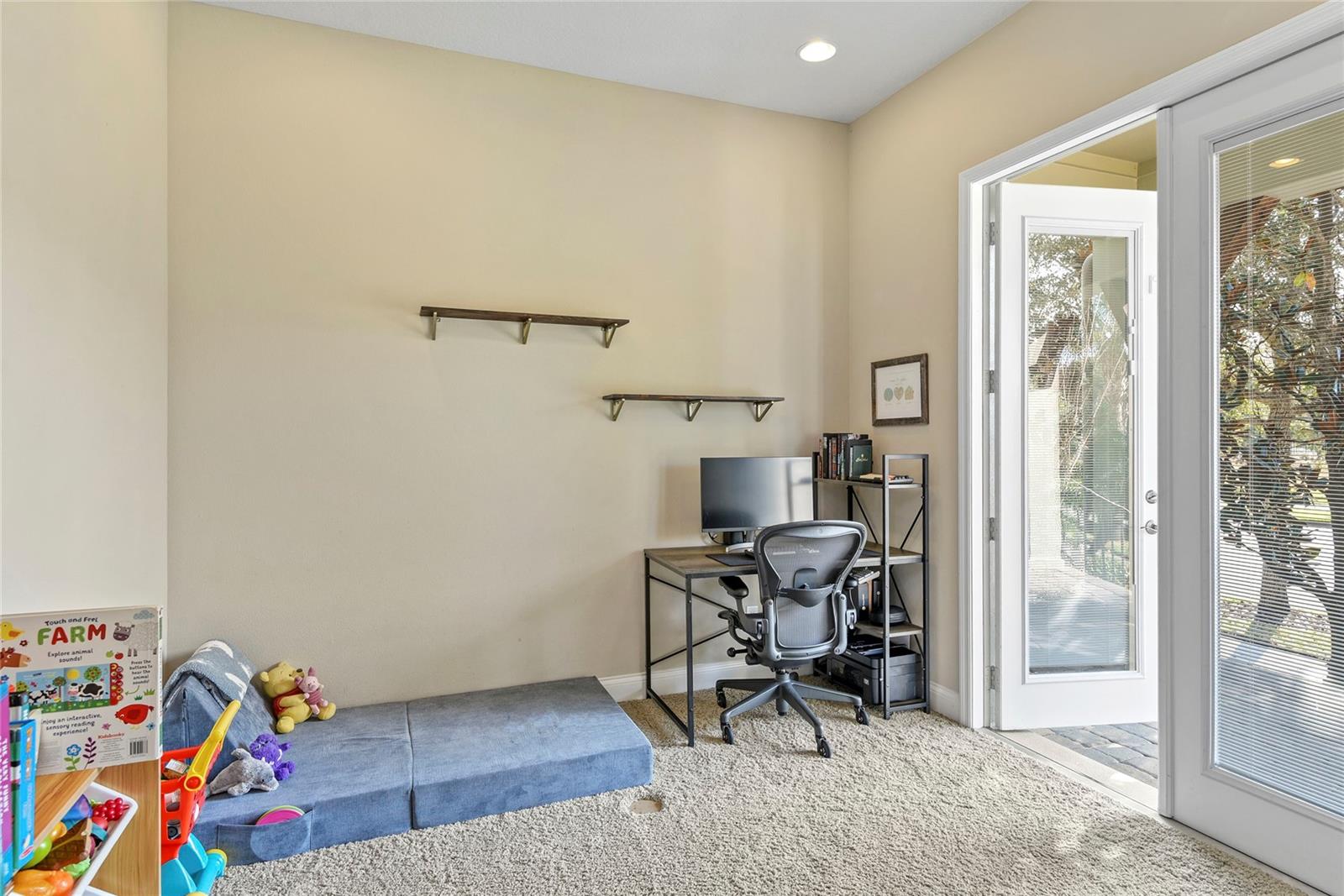 Image 16 of 32 For 8839 Laureate Boulevard