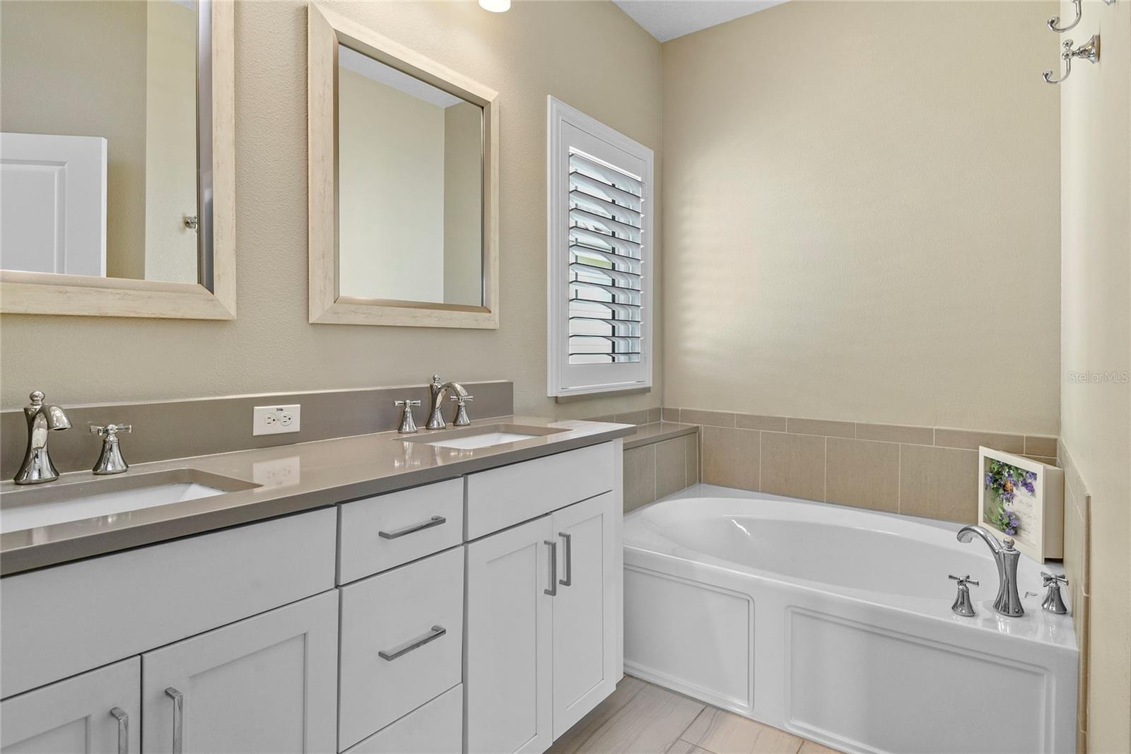 Image 23 of 32 For 8839 Laureate Boulevard