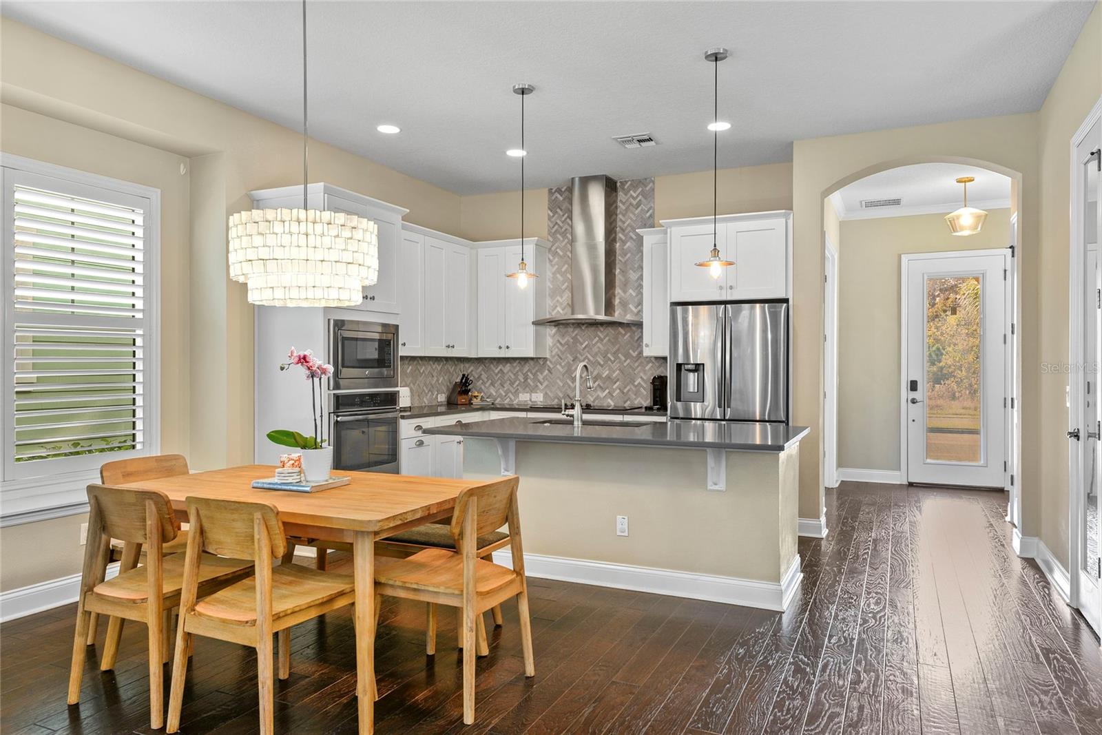 Image 6 of 32 For 8839 Laureate Boulevard