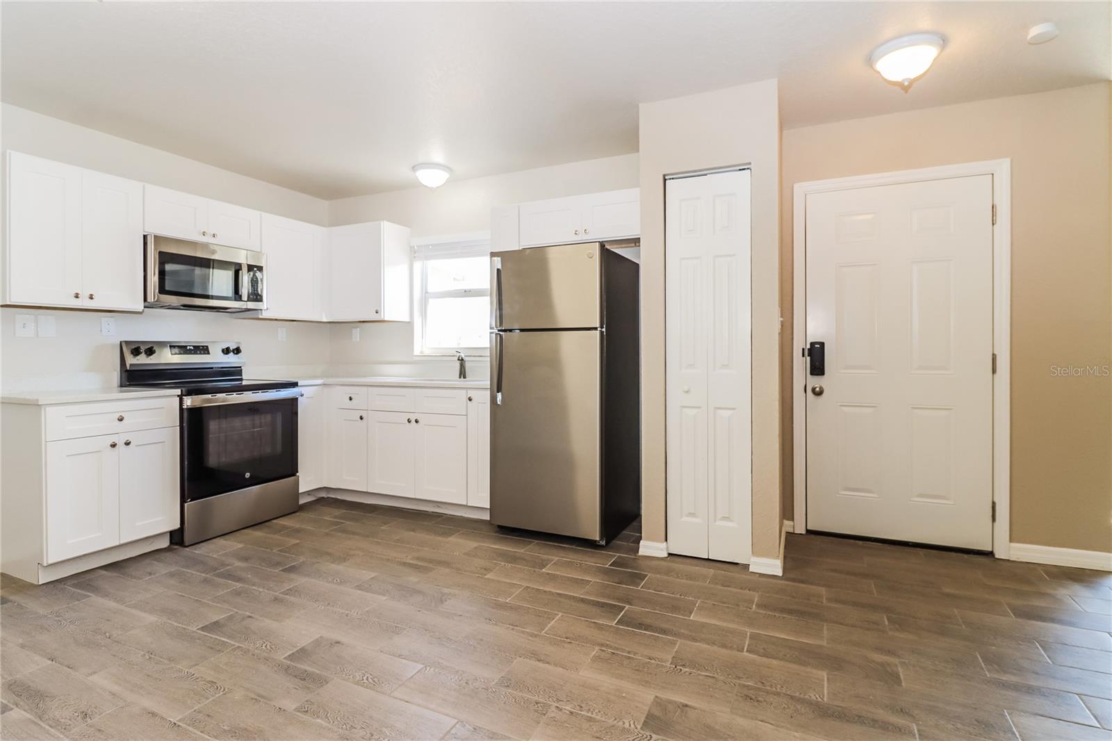 Image 5 of 16 For 2045 14th Street S