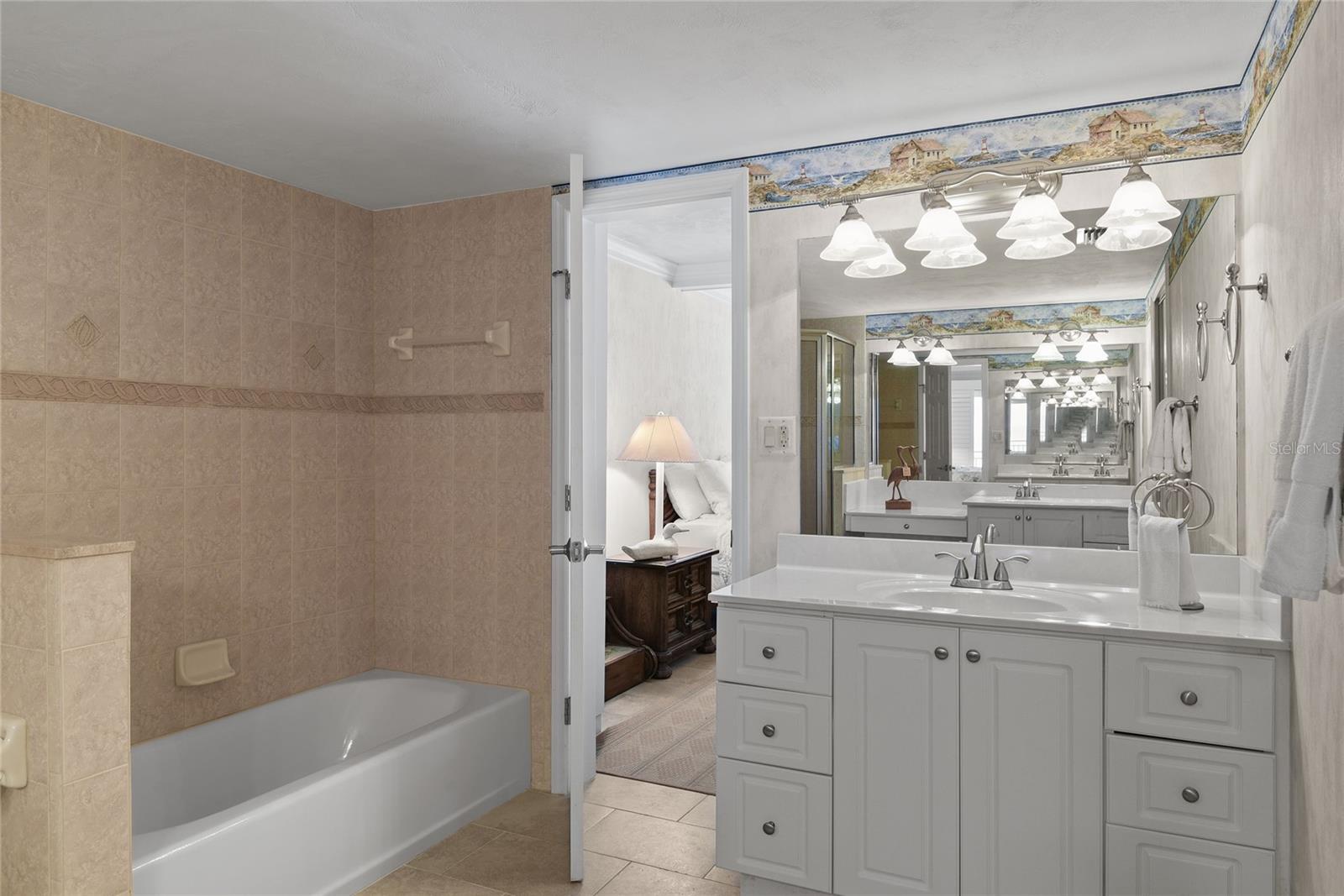 Image 20 of 41 For 5501 Atlantic Avenue 2010