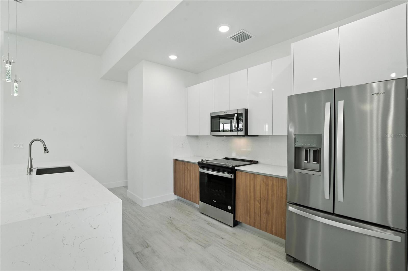 Image 18 of 60 For 9410 Arrid Circle