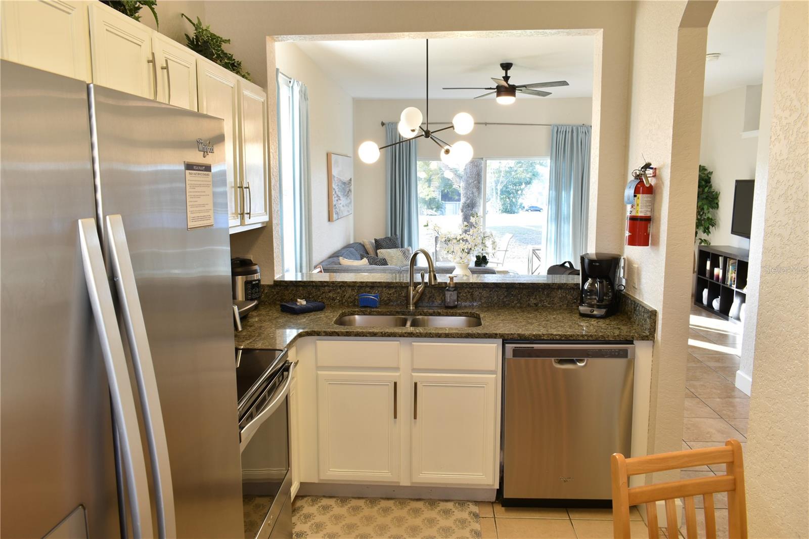 Image 20 of 42 For 705 La Mirage Street
