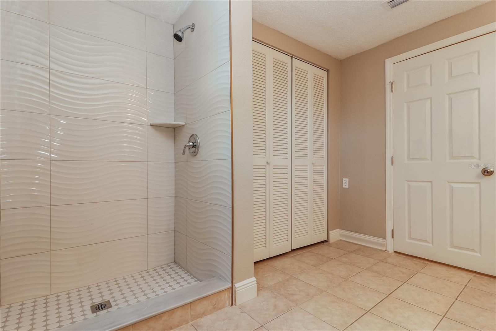 Image 11 of 16 For 9226 Rainbow Lane