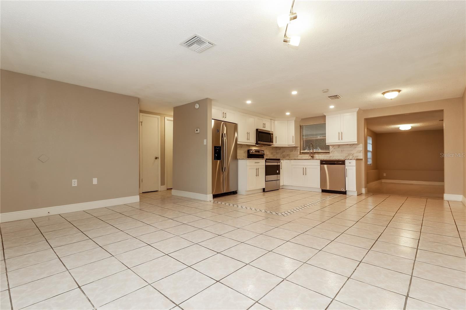 Image 3 of 16 For 9226 Rainbow Lane