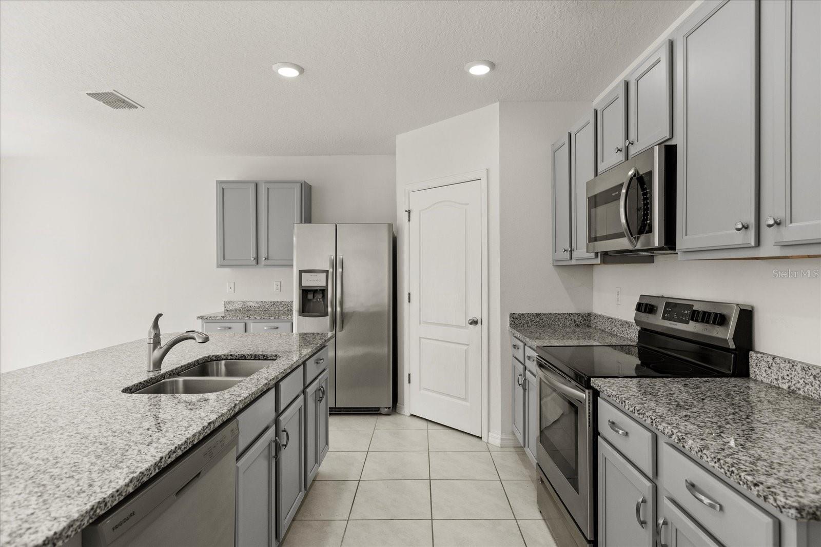 Image 10 of 34 For 3805 Heartleaf Lane