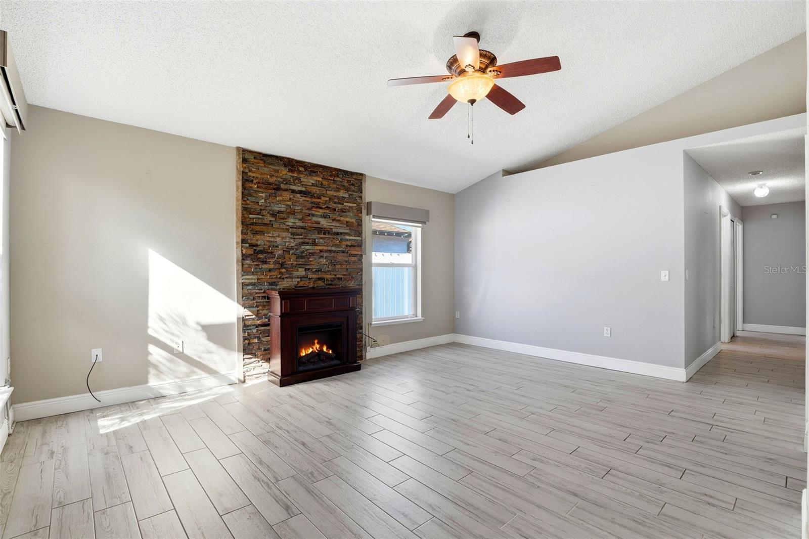 Image 10 of 29 For 10517 Rocking A Run