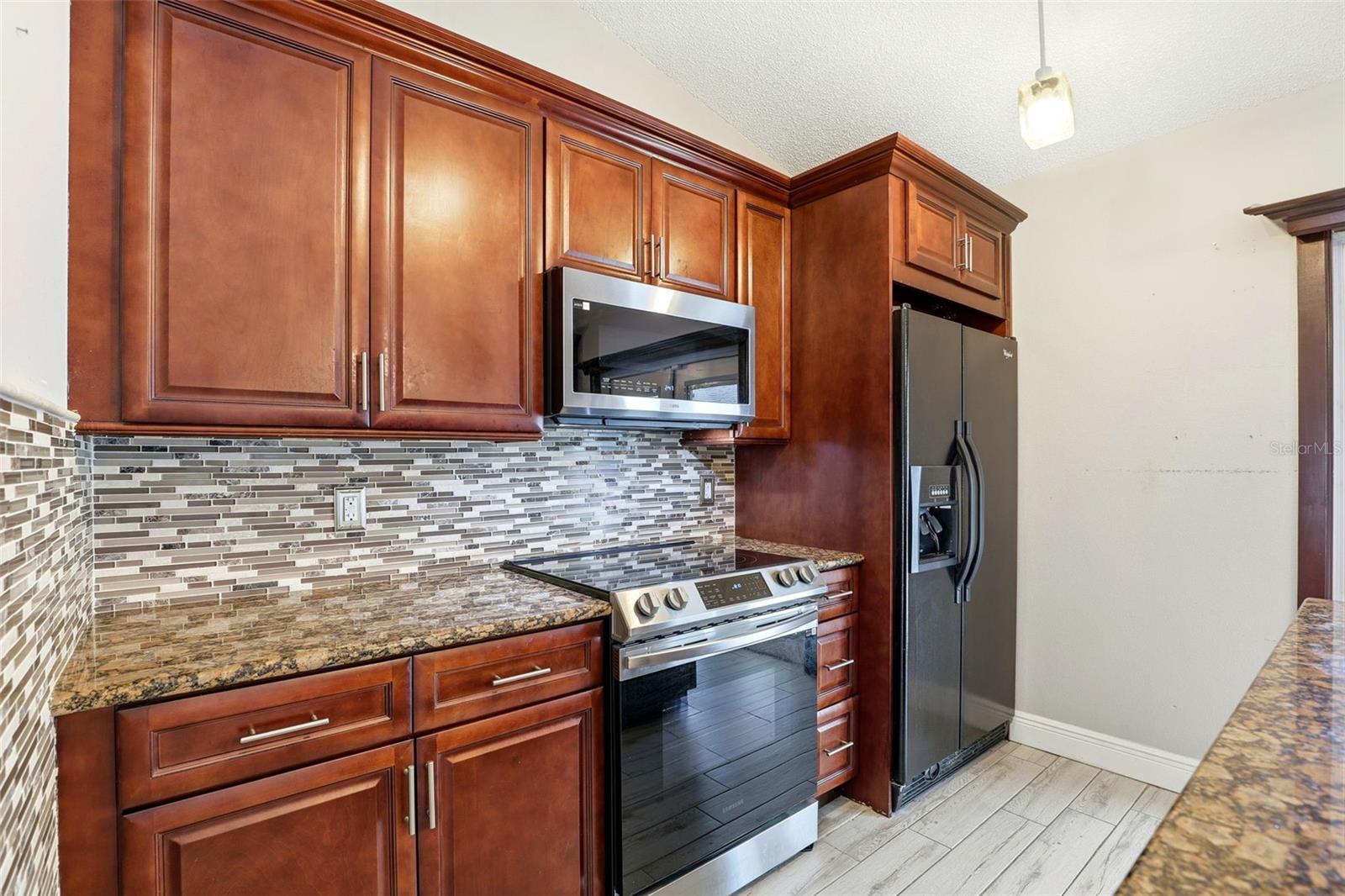 Image 15 of 29 For 10517 Rocking A Run