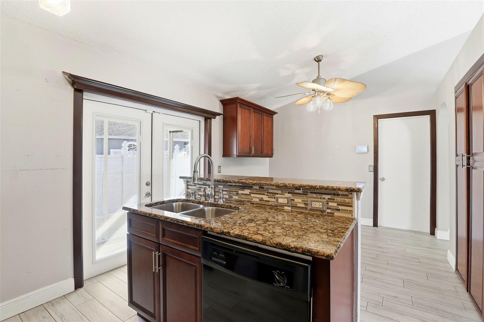 Image 16 of 29 For 10517 Rocking A Run