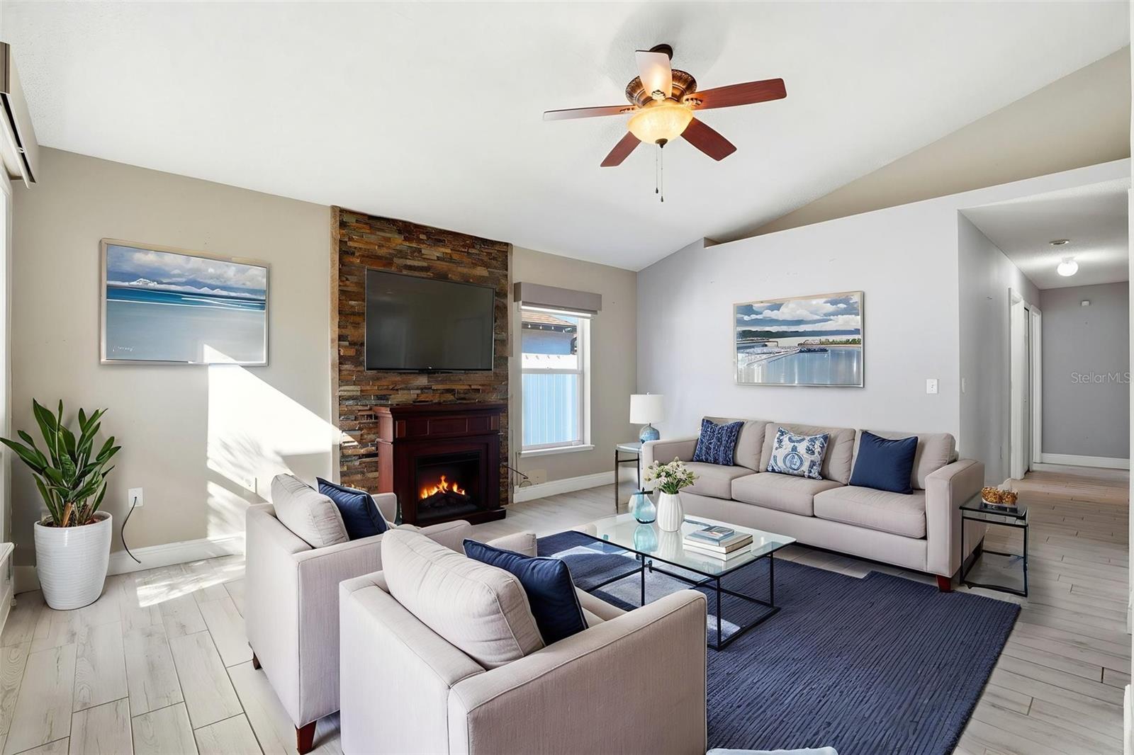 Image 2 of 29 For 10517 Rocking A Run