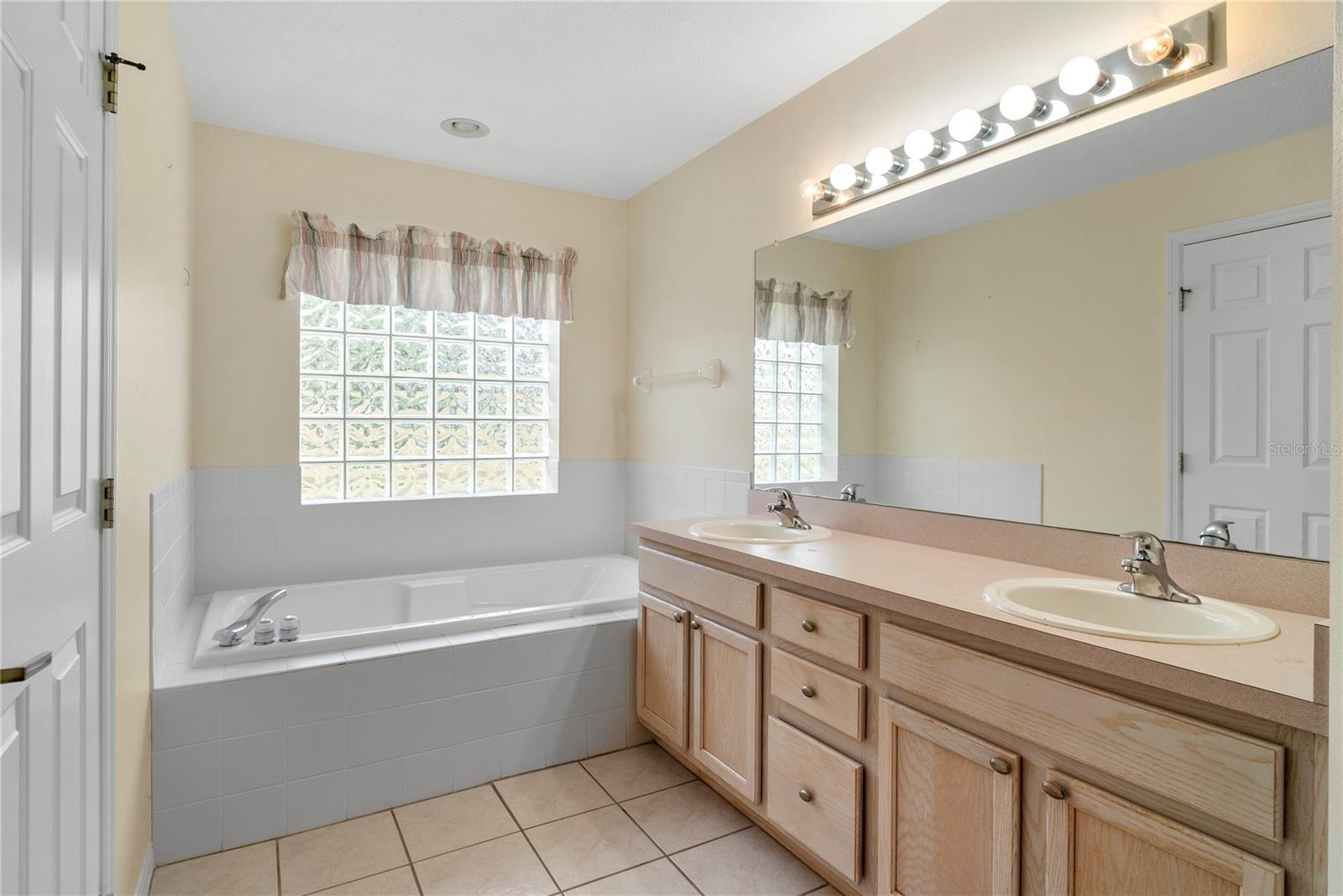 Image 18 of 27 For 508 Ridge View Drive