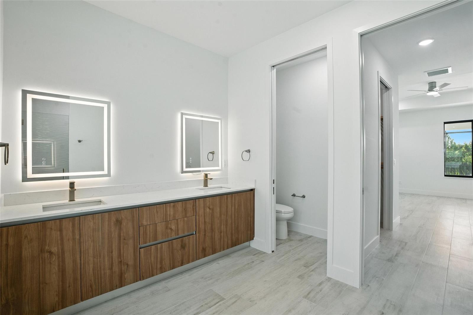 Image 27 of 60 For 9402 Arrid Circle