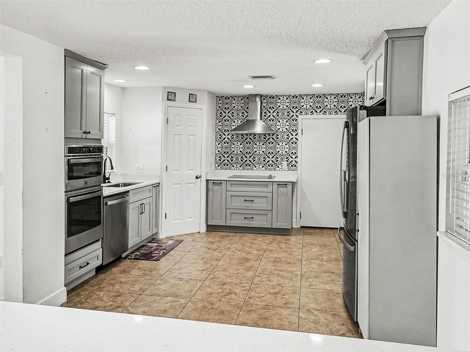 Image 16 of 55 For 2400 10th Street