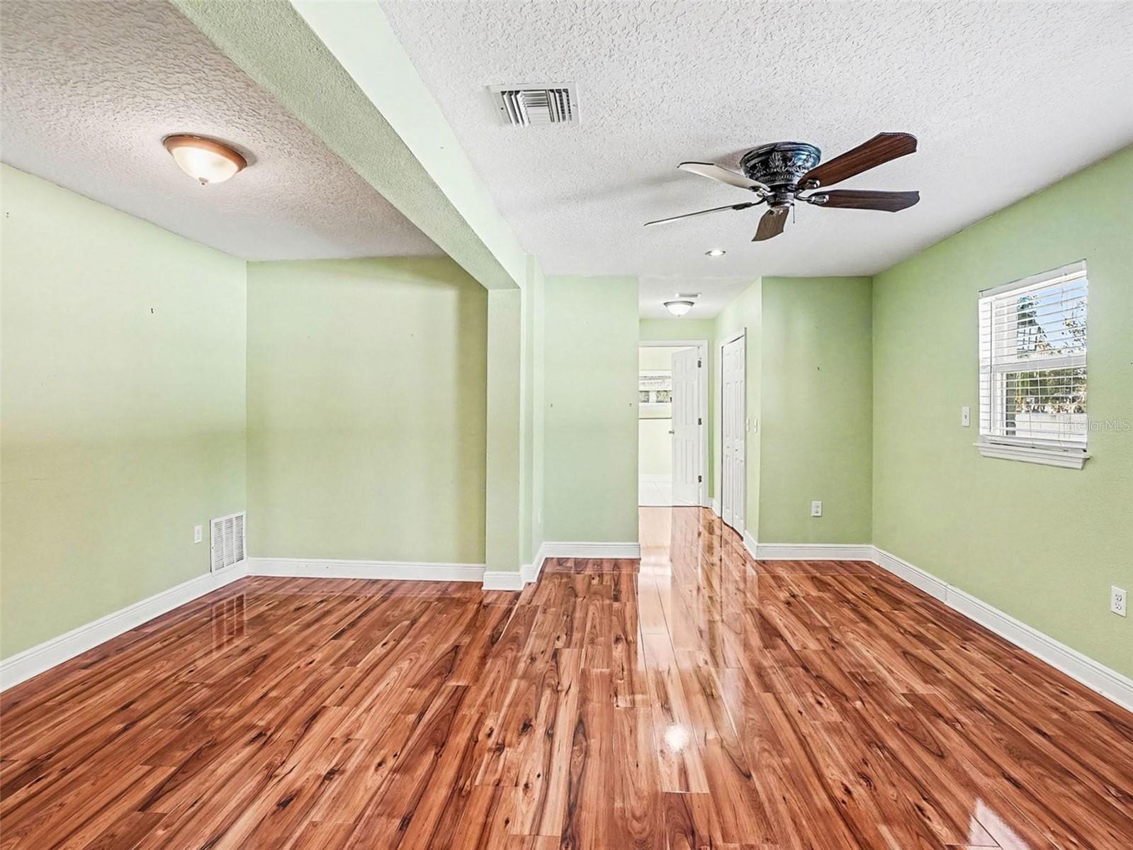 Image 18 of 55 For 2400 10th Street