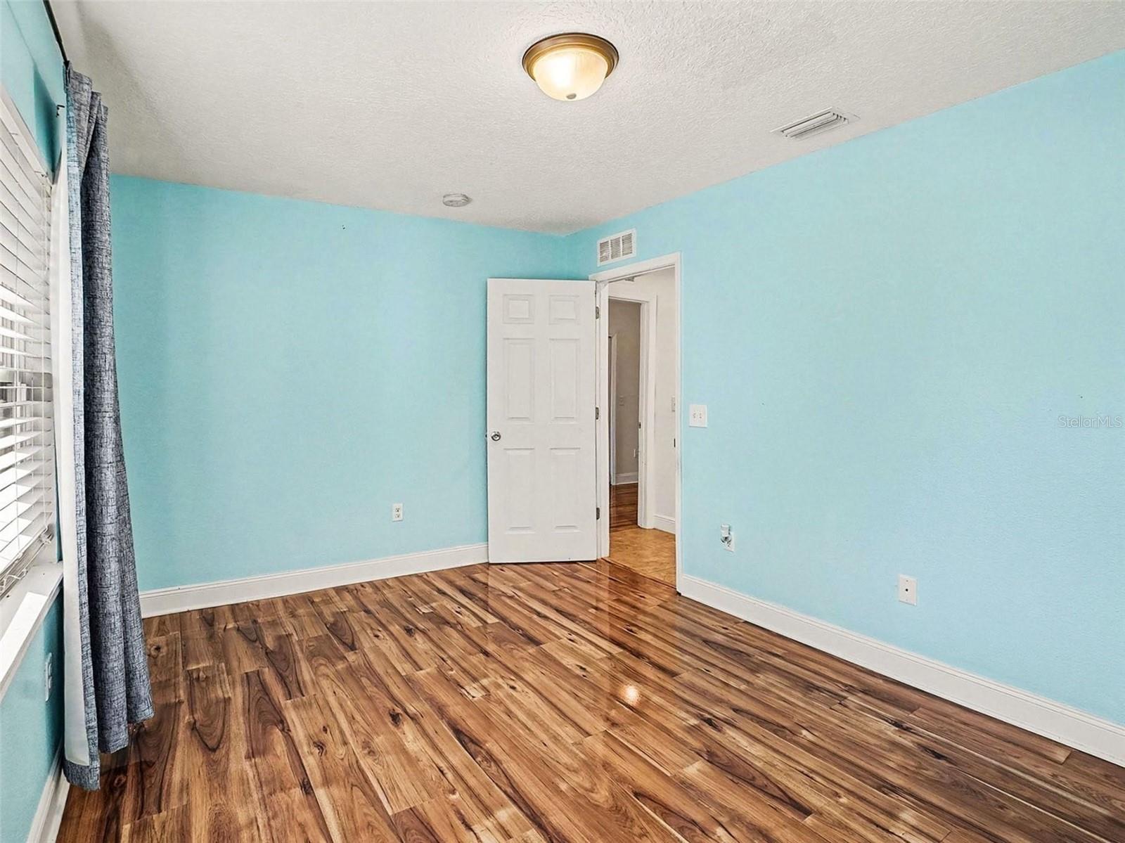 Image 24 of 55 For 2400 10th Street