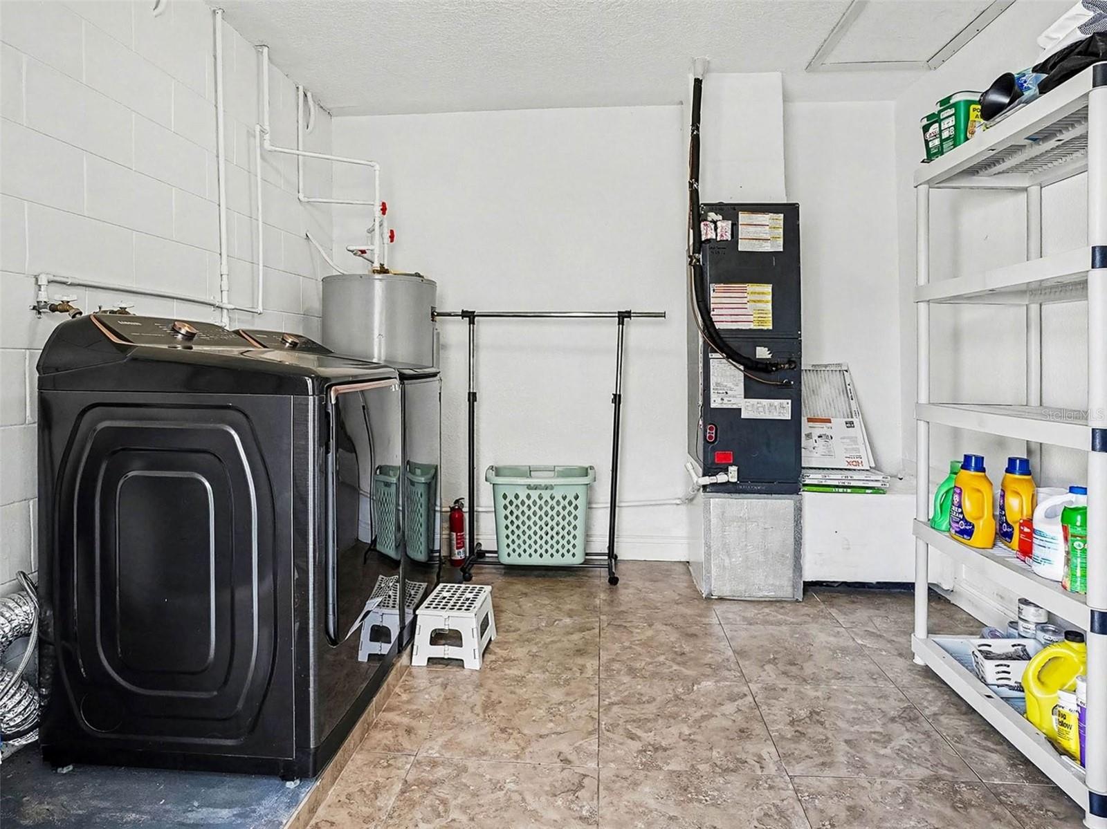 Image 28 of 55 For 2400 10th Street